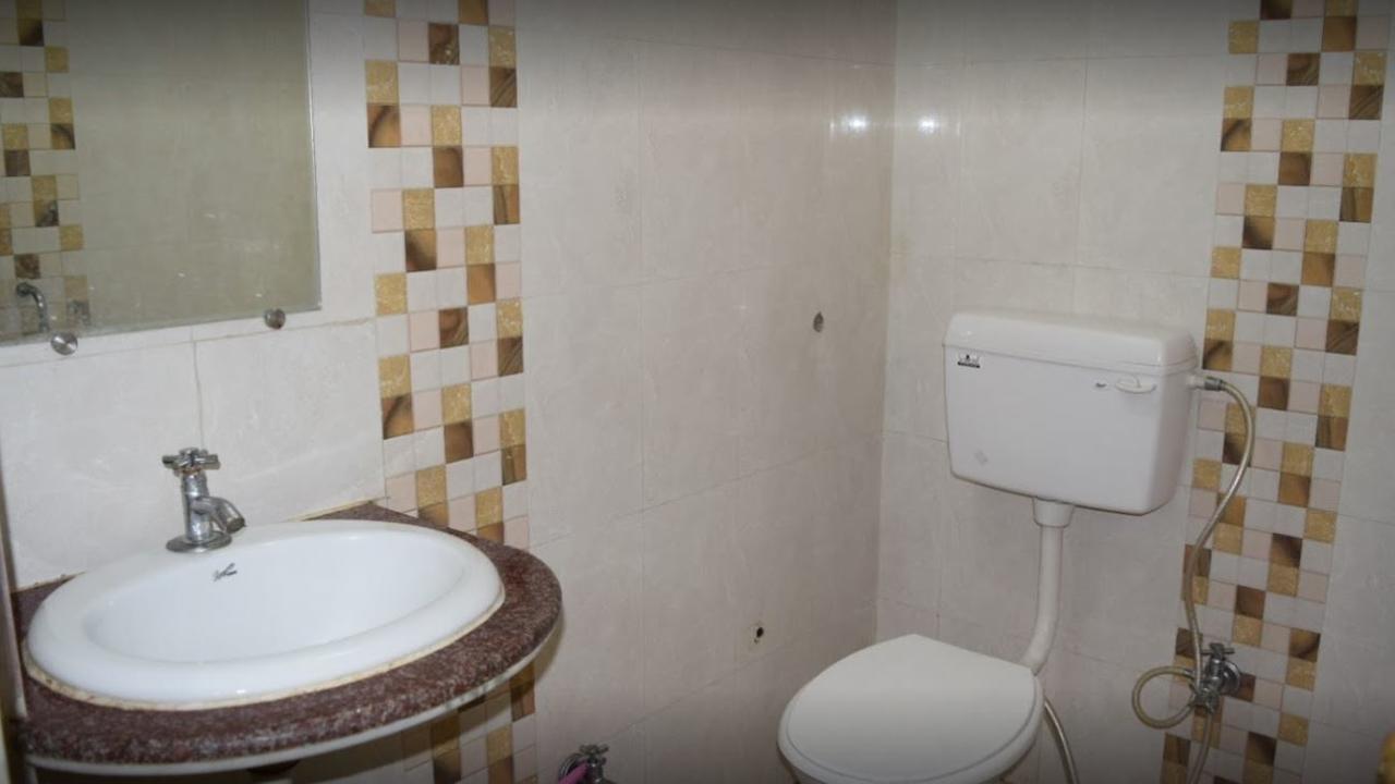 Hotel Aman Palace Allāhābād Junction Exteriör bild